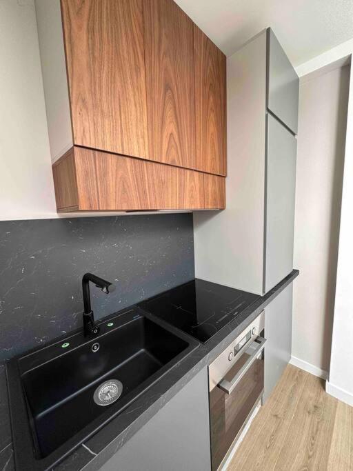 U-Sleep : Appartement 2 Chambres Льєж Екстер'єр фото